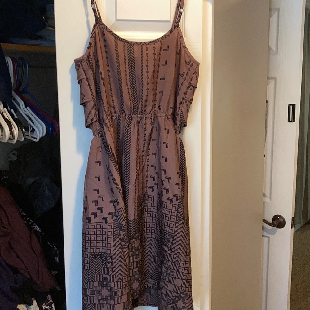 Dress - Picture 4 of 4